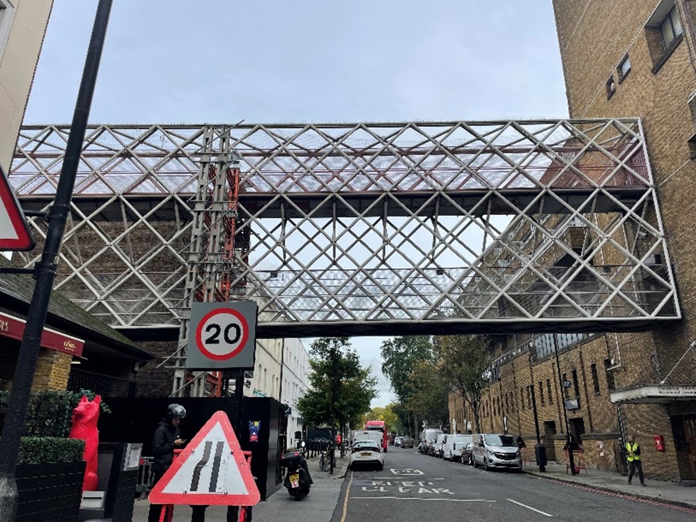 Figure 6: The steel link-bridge spanned 40m above the Pembroke Road