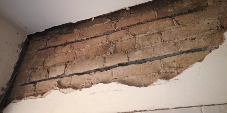 Wellington Road Housnlow Structural Engineer Survey Masonry Crack Beaming Repair Inspection